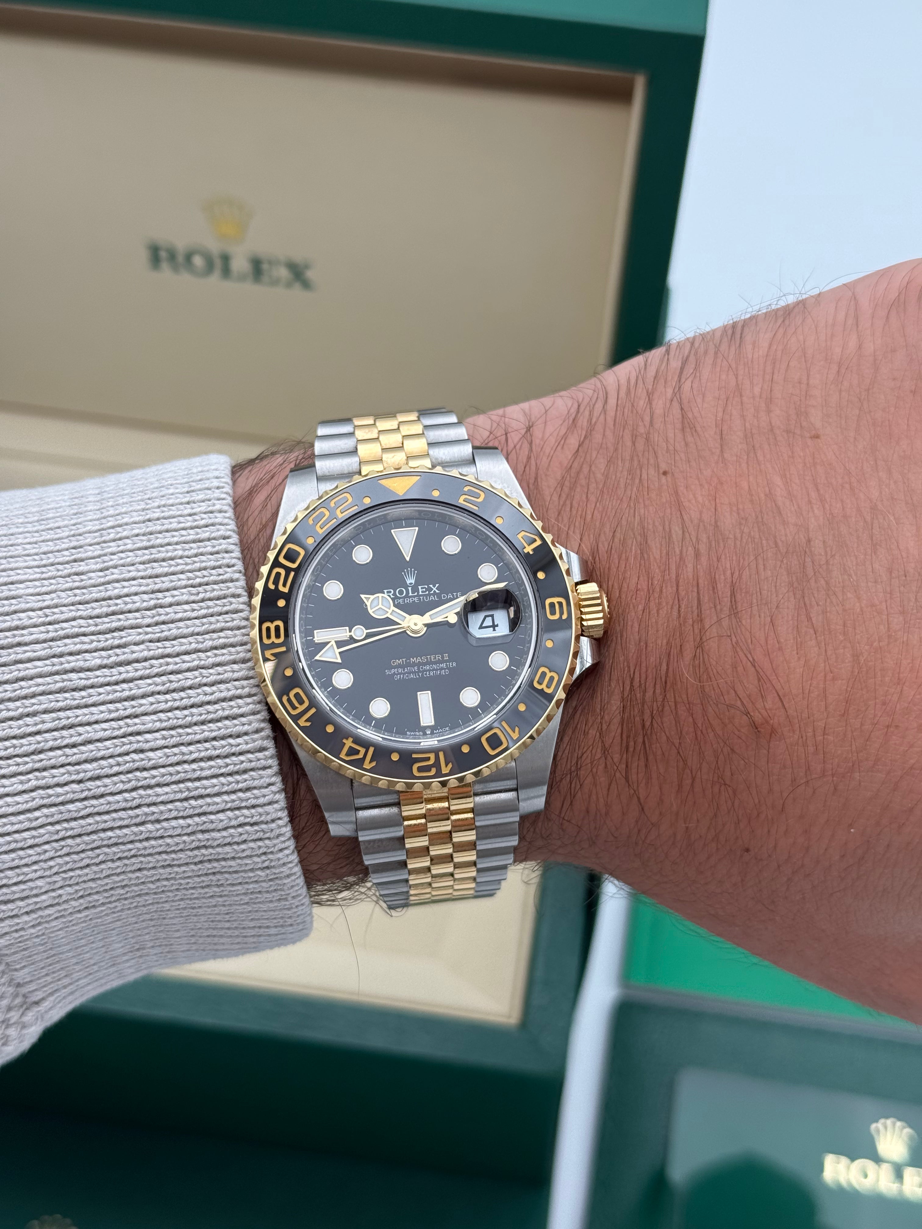 Rolex GMT Master II – Ref. 126713GRNR | Schwarzes Zifferblatt | Jubilee-Band