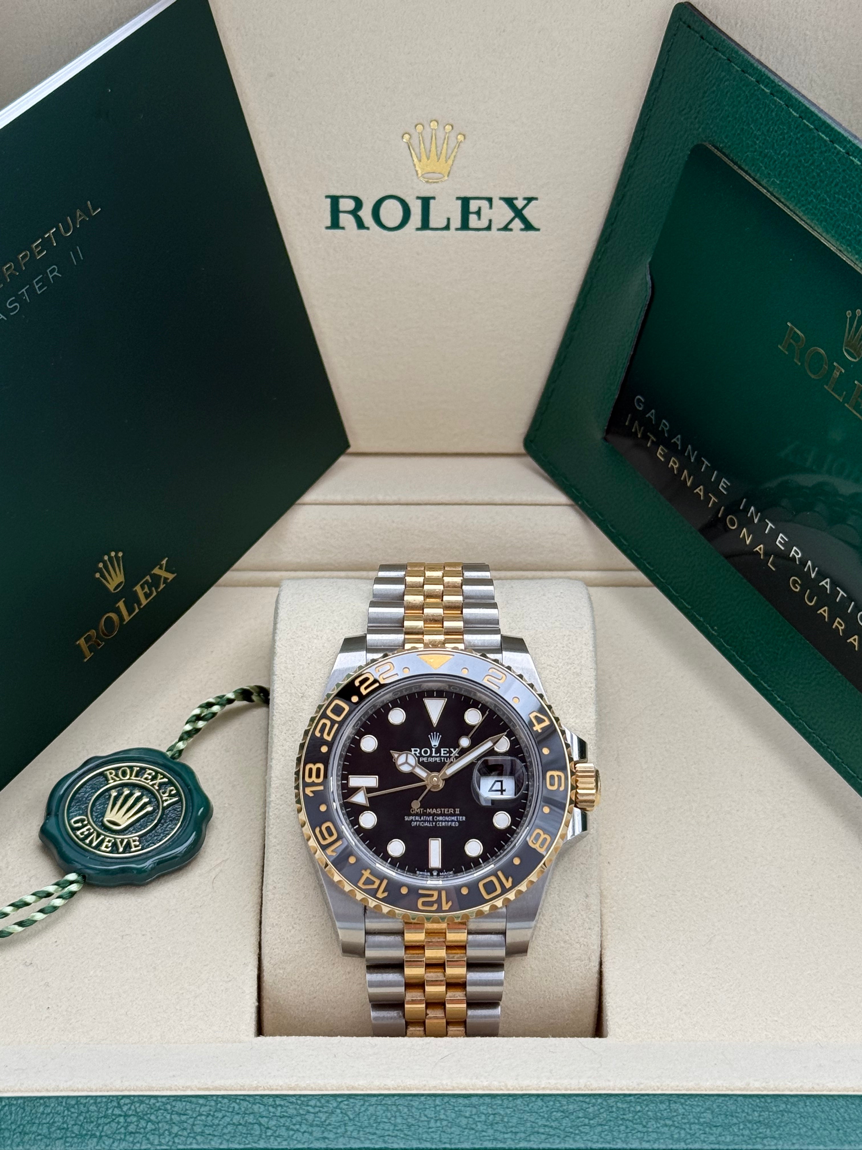 Rolex GMT Master II – Ref. 126713GRNR | Schwarzes Zifferblatt | Jubilee-Band