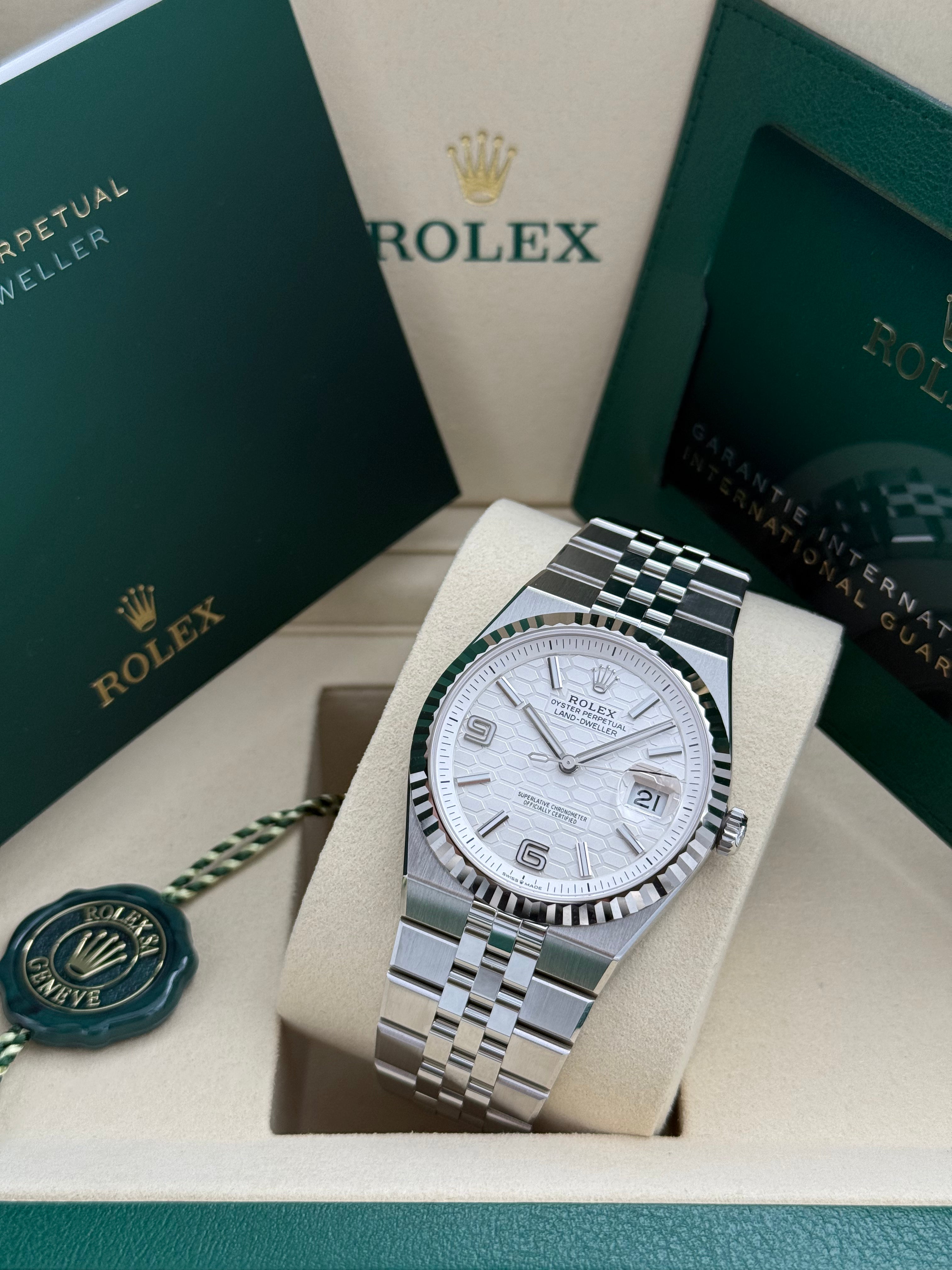 Rolex Land-Dweller 40 – Ref. 127334 | Tiefweißes Zifferblatt | Flat-Jubilee