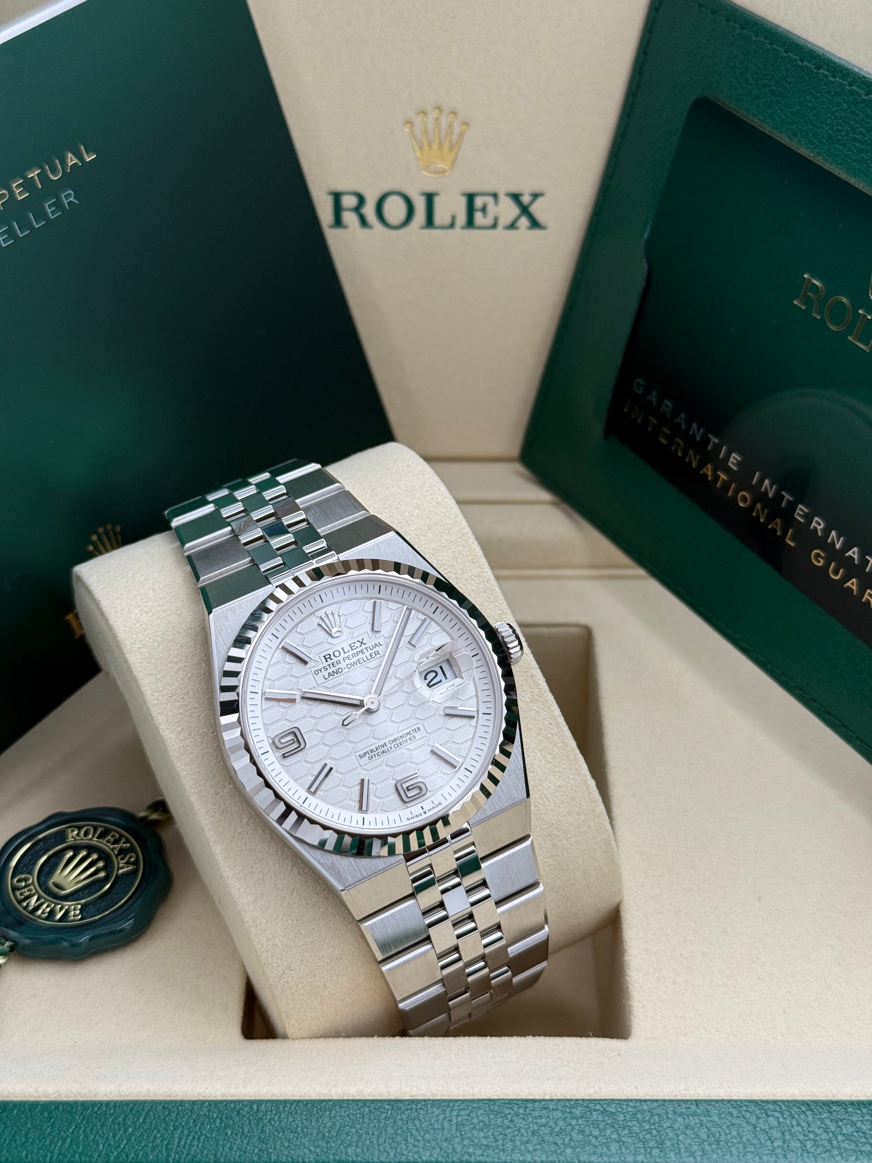 Rolex Land-Dweller 40 – Ref. 127334 | Tiefweißes Zifferblatt | Flat-Jubilee