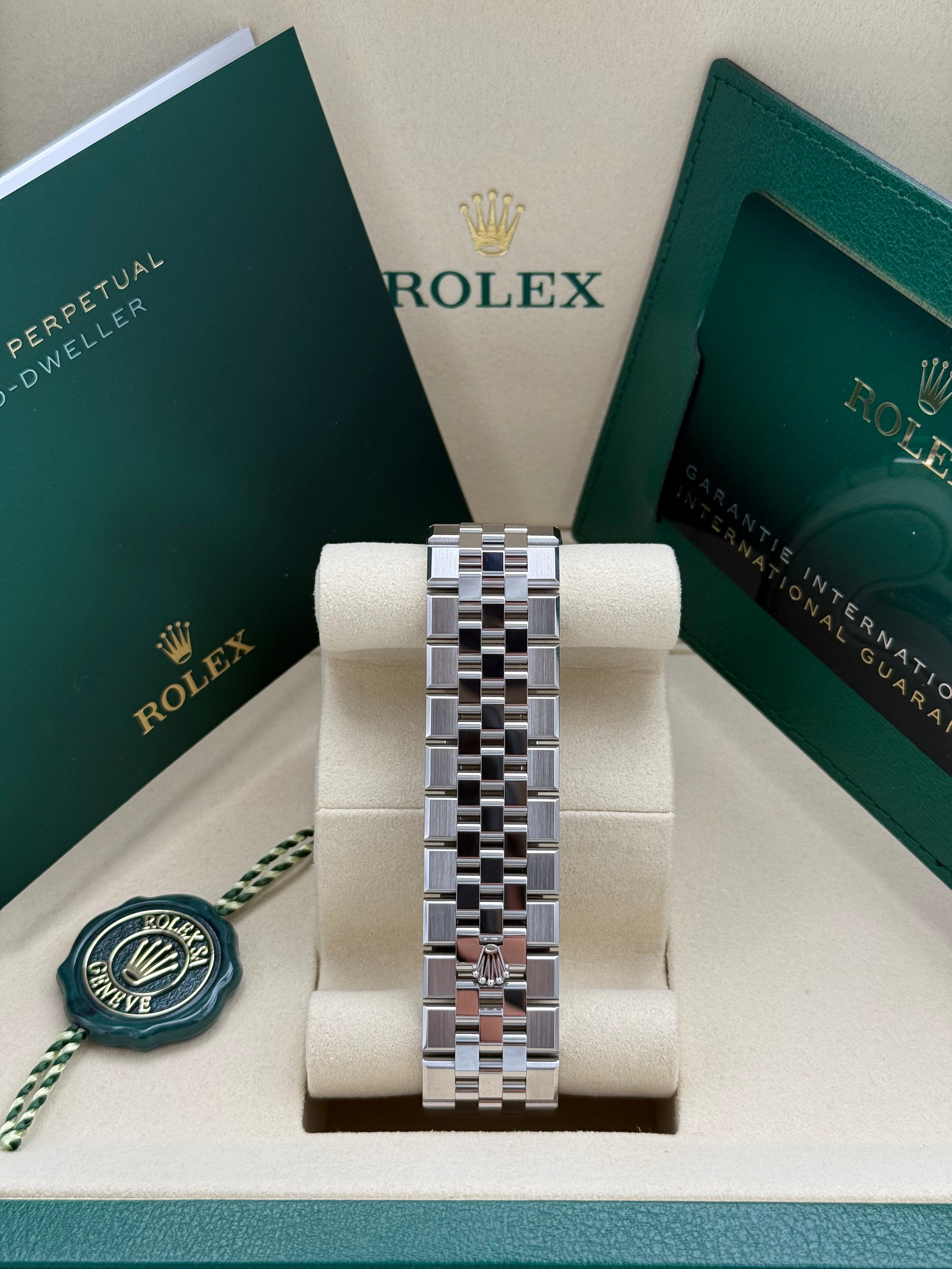 Rolex Land-Dweller 40 – Ref. 127334 | Tiefweißes Zifferblatt | Flat-Jubilee